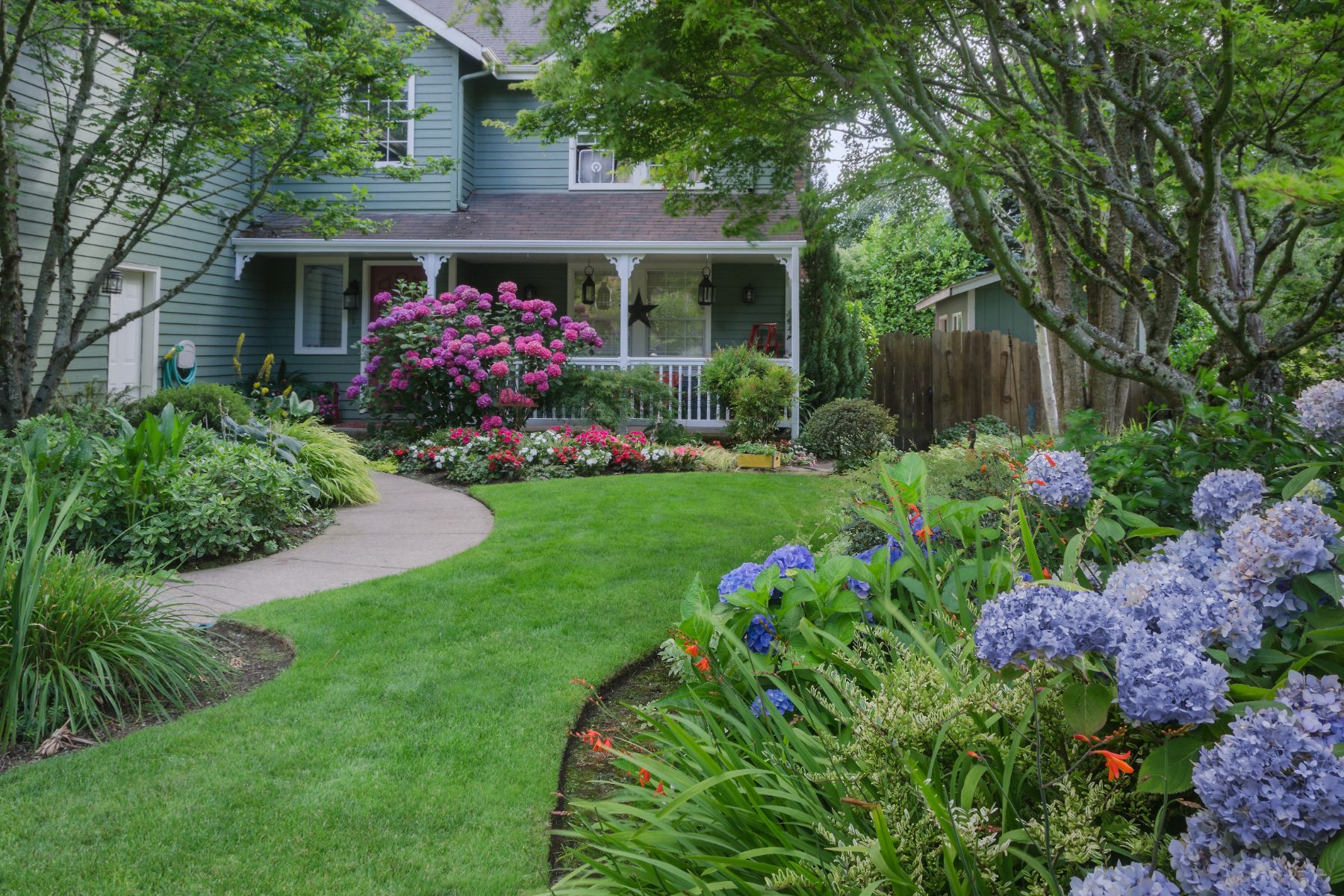 Landscaping-services-for-business-in-Pleasanton-ca